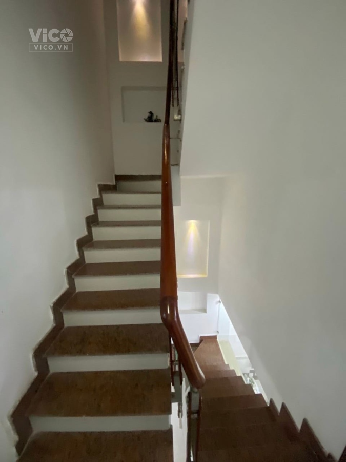 NHÀ CHO THUÊ ĐƯỜNG TRẦN XUÂN SOẠN CÓ THIẾT BỊ NĂNG LƯỢNG MẶT TRỜI VÀ MÁY LẠNH Mr Hòa 0909127160