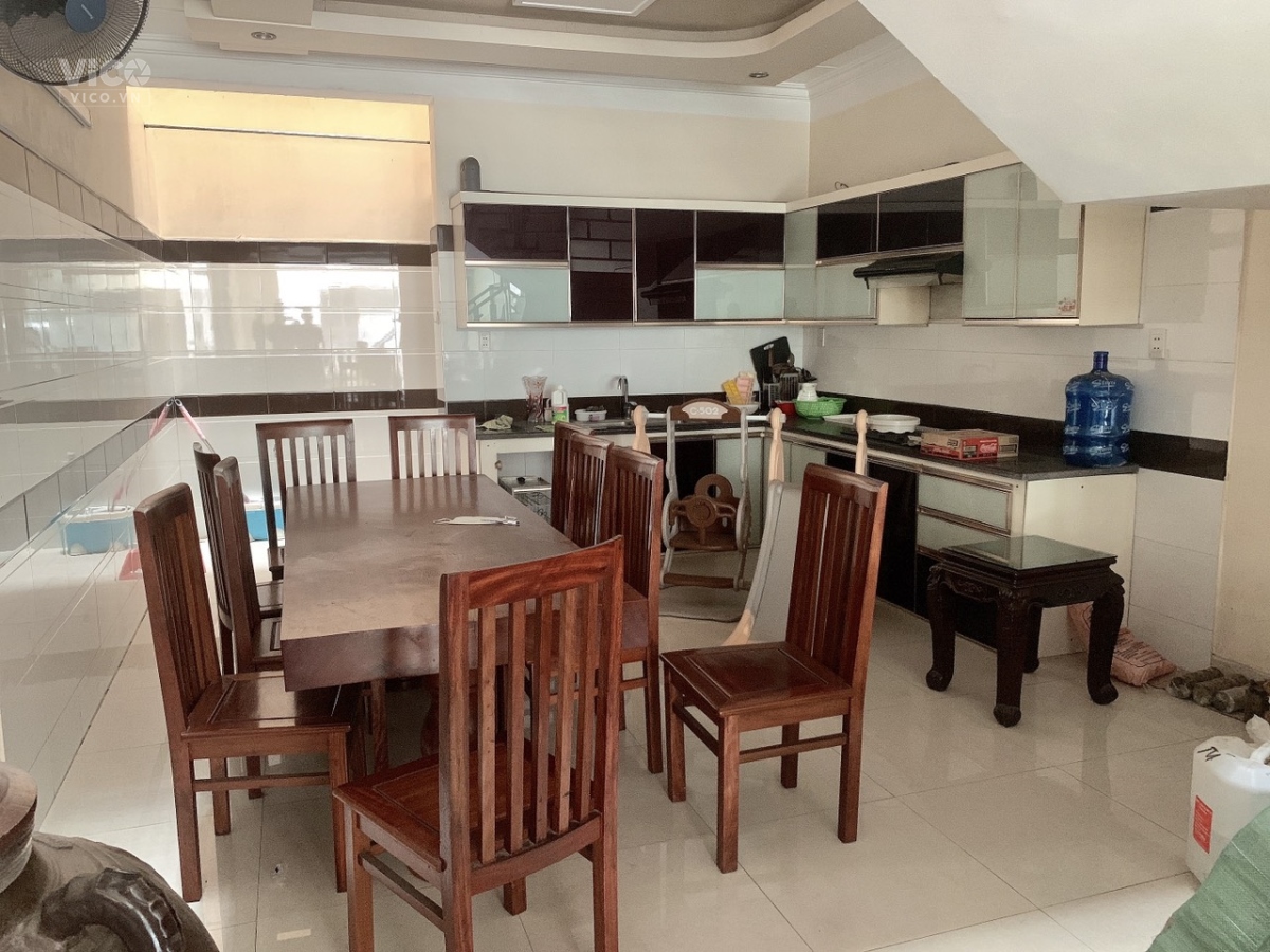 Bán nhà mặt đường Bùi Thị Tự nhiên