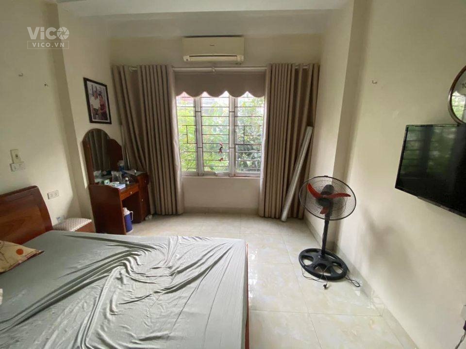 Cho thuê nhà nguyên căn 3PN, đủ nội thất tại TĐC Giang Biên, giá 8 tr/tháng.