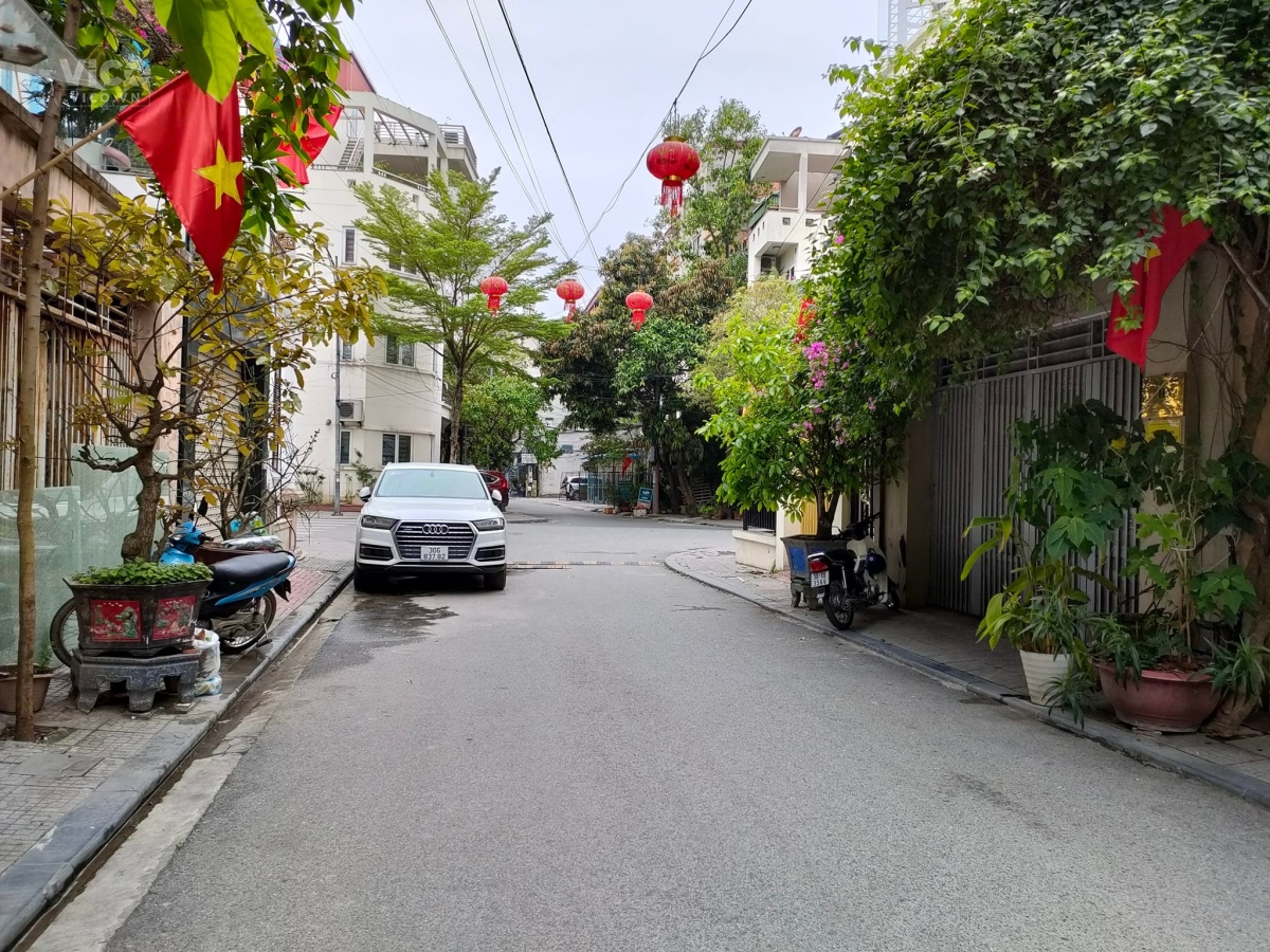 Một căn duy nhất 6 Tỷ 500 Nhà Phân Lô LK La Khê Ô Tô Tránh Vỉa Hè Kinh Doanh