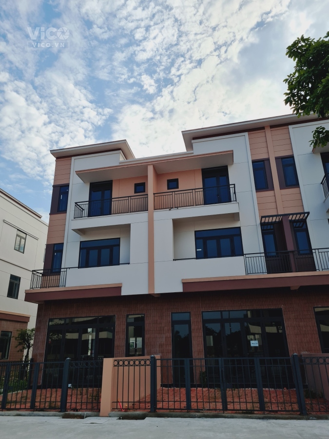 Bán shophouse mặt HAI MẶT tiền 6 m vỉa hè 10 m kinh doanh sầm uất sát Ninh Hiệp. Đường trước nhà