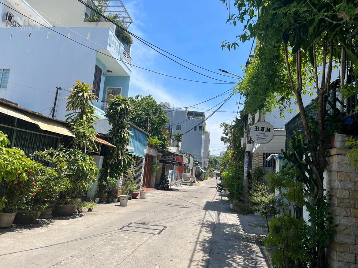 Bán gấp nhà 66m2 Nhà đẹp ở ngay 3 tầng cách biển mỹ khê vài trăm mét