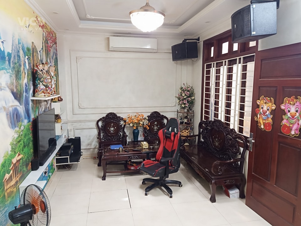 Nhà đẹp Bồ Đề, Long Biên, 33m, 5 tầng, ô tô đỗ cổng, trung tâm tiện ích nhỉnh 3 tỷ