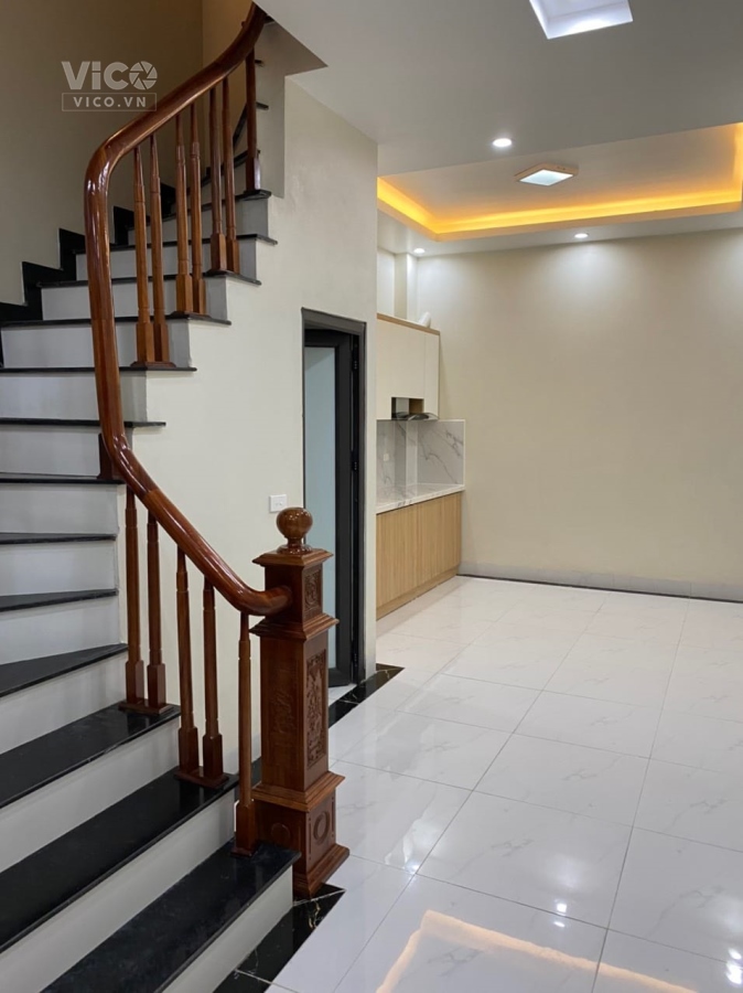 Siêu phẩm Nguyễn Văn Cừ, Long Biên, 32m, 5 tầng, ngõ ô tô, khu vực vip, an sinh đỉnh giá 4.35 tỷ