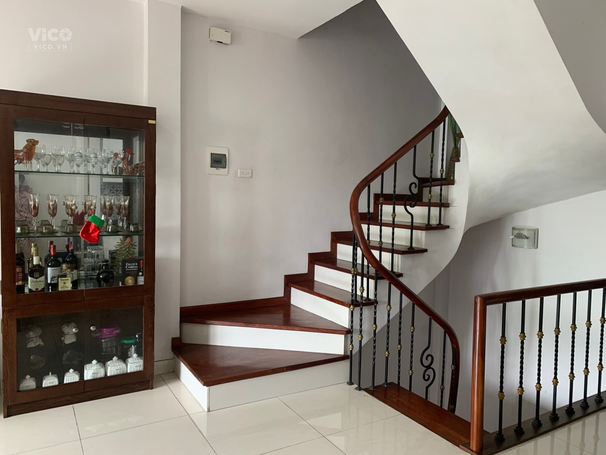 Nhà đẹp Ngọc Thụy, Long Biên 36m, 5 tầng, mặt ngõ 2 ô tô tránh thông, kinh doanh đỉnh giá 5.5 tỷ