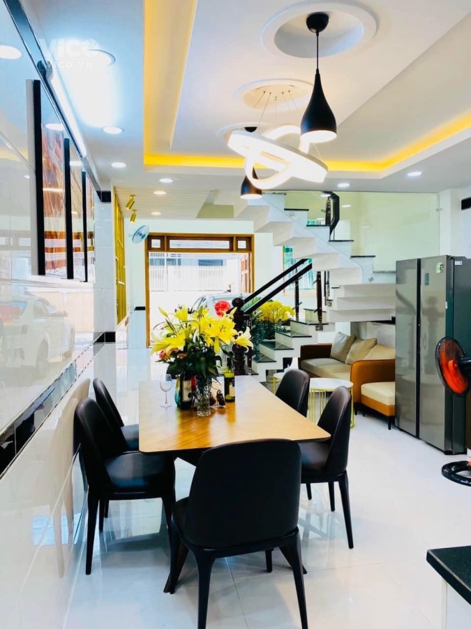Nhà HXH 5M, gần chợ Hạnh Thông Tây, 68M2, 4 tầng, P8, nhỉnh 9 tỷ.