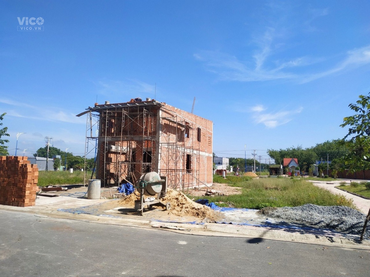 Cần bán đất ở Bình Dương. Diện tích 100m2 ( 5 x 20 ). đã có sổ, 100% thổ cư. Giá 680 triệu.