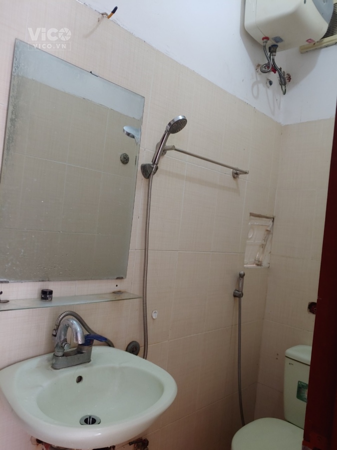 CC CẦN CHO THUÊ PHÒNG TRỌ TẦNG 4 ( TRONG NHÀ 5 TẦNG )