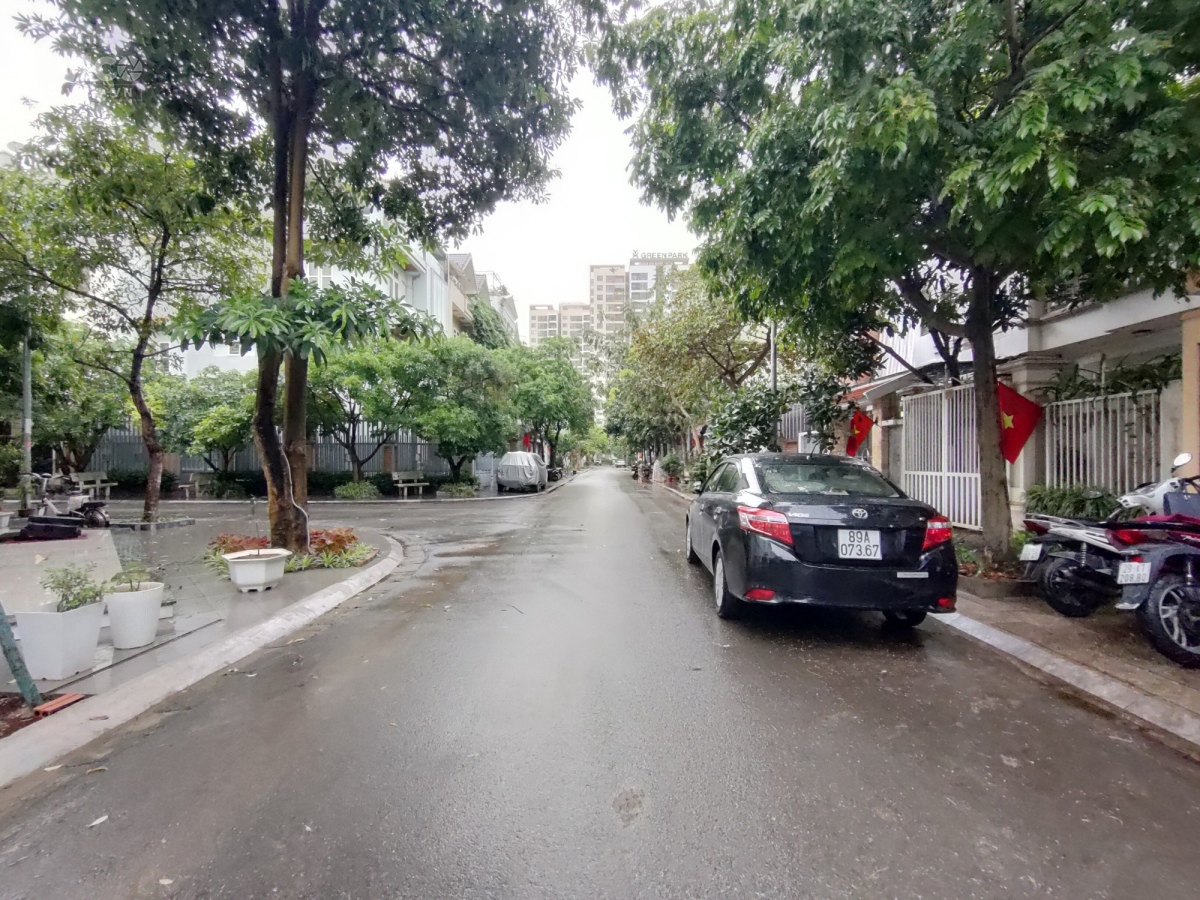 Biệt thự KĐT Việt Hưng siêu rẻ, DT 115 m2, 4T, MT 6 m, giá chỉ 20 tỷ.