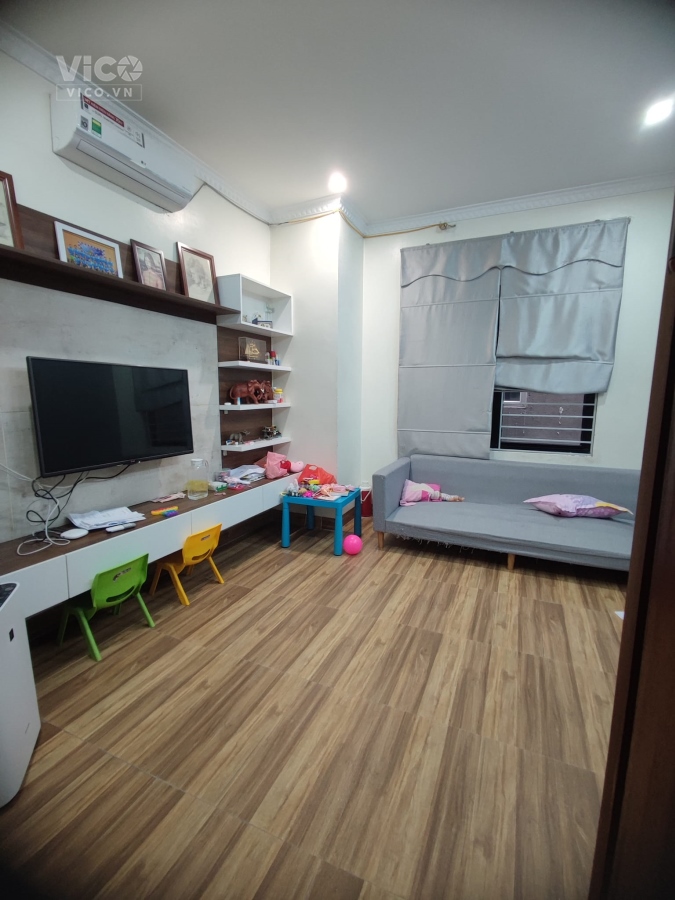 Chính chủ nhờ bán nhà Nguyễn Văn Cừ 38m2 4 tầng 3 tỷ 9