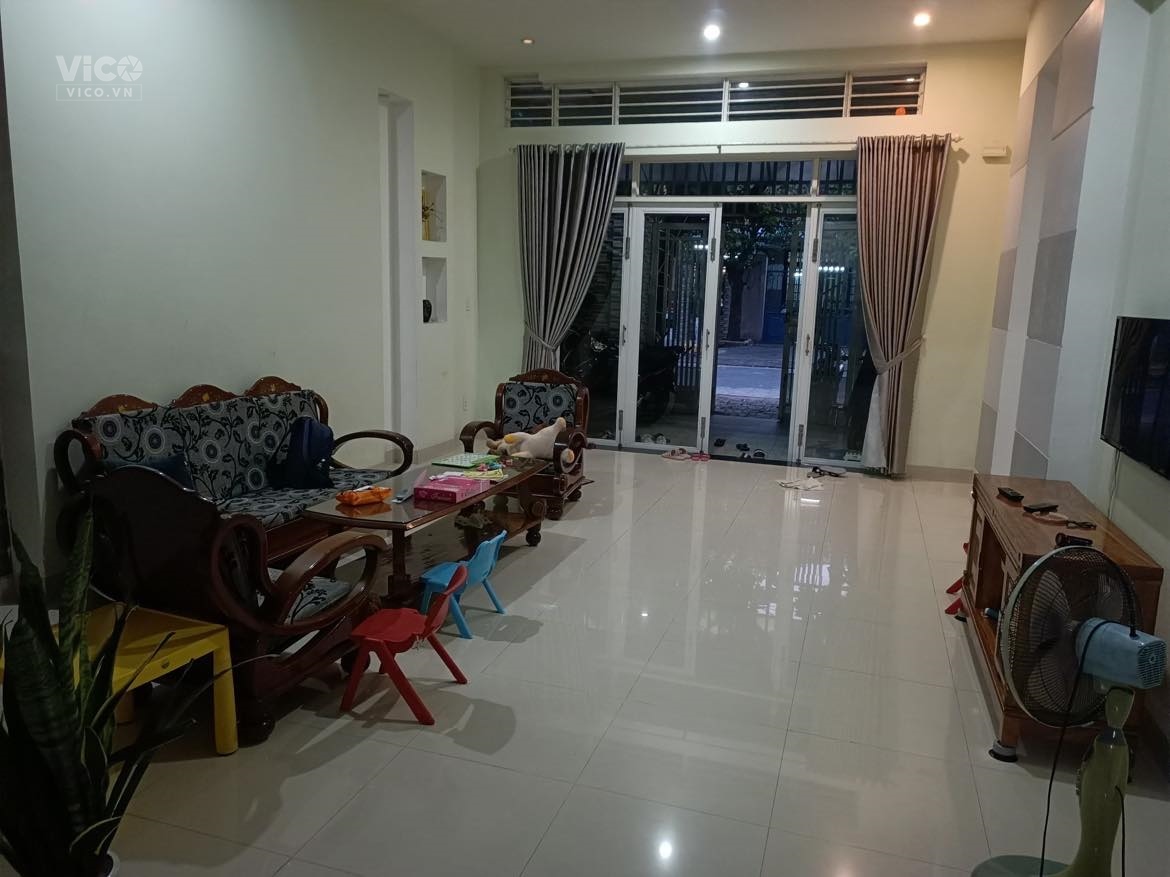 Bán gấp nhà mặt tiền sơn trà cách Nguyễn Văn Thoại 50m, biển Mỹ Khê 105m, Gía chỉ 6,x tỷ