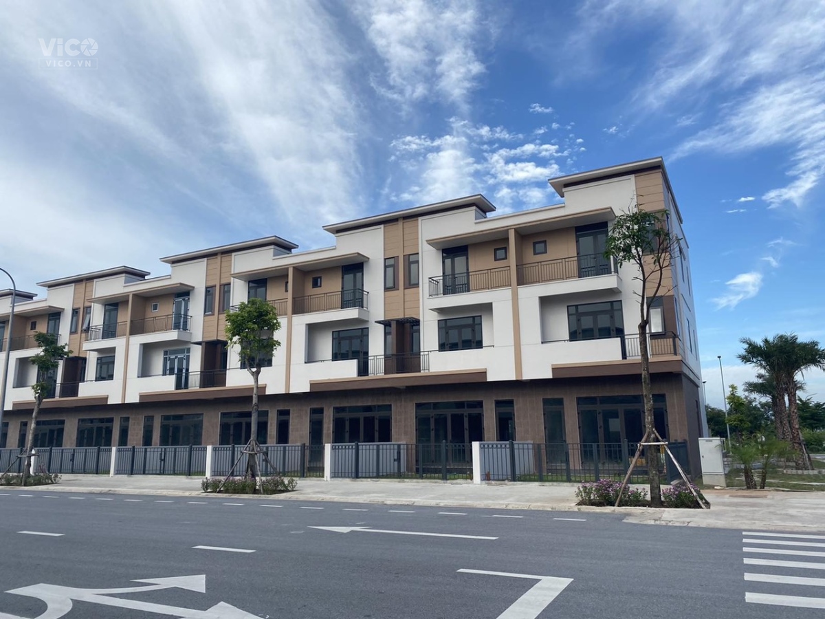 Bán gấp căn shophouse kinh doanh buôn bán vô cùng sầm uất giá lại vô cùng rẻ