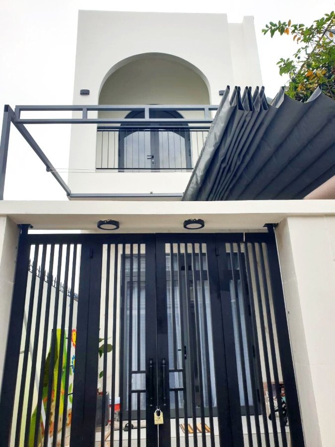 Tôi chính chủ cần bán nhà 2 tầng cực đẹp kiên cố bỏ qua ráng tiếc không có căn thứ 2