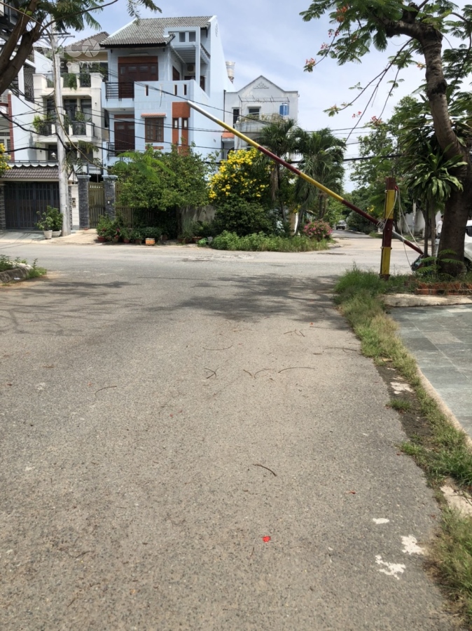 Bán gấp nhà Biệt Thự đường số 27 Hiệp Bình Chánh gần Gigamall Phạm Văn Đồng 400m2 giá 35 tỷ