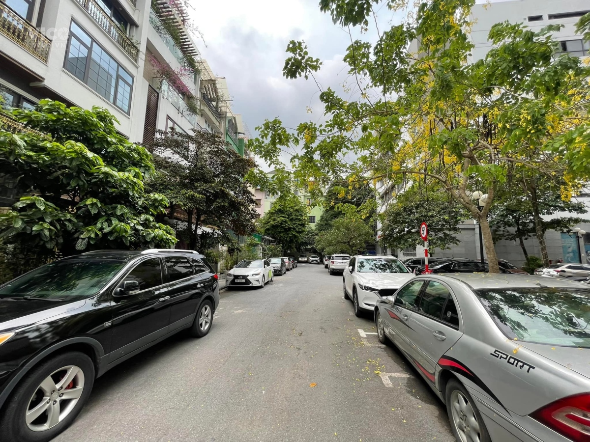 Bán nhà 5 tầng Gara oto thang máy Nguyễn Trãi 27 tỷ 0909858789