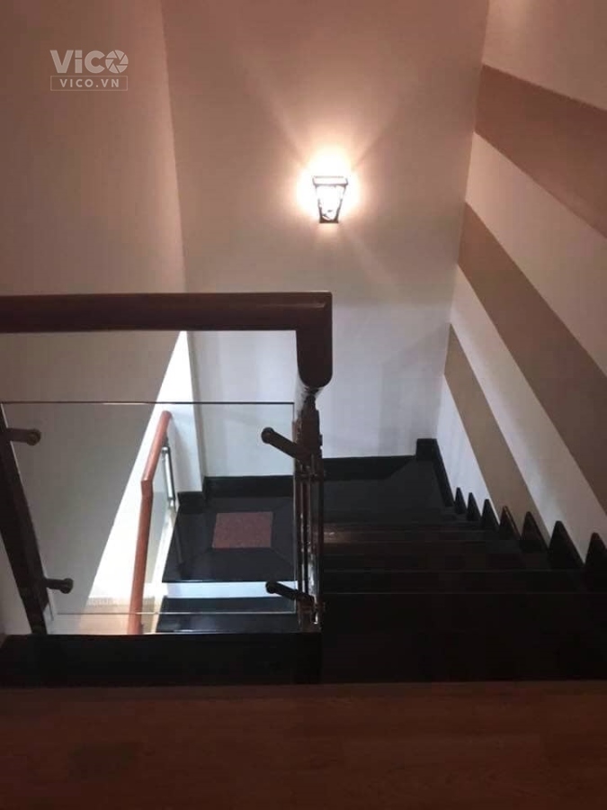 Cần Bán Gấp nhà Khuê Mỹ Đông 2, Mỹ An, Ngũ Hành Sơn. 2 Tầng DT 5mx17m Giá 6.7 tỷ.