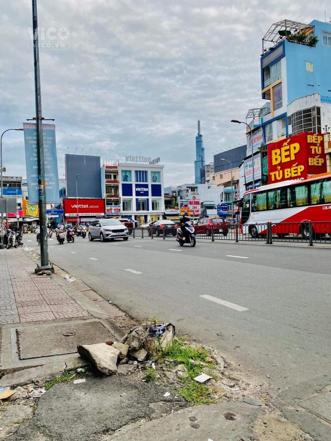 BÁN NHÀ 1/ ĐƯỜNG BẠCH ĐẰNG, P.24, Q BÌNH THẠNH, NGÃ TƯ HÀNG XANH VIEW LANDMARK 81 MẶT TIỀN CHỢ