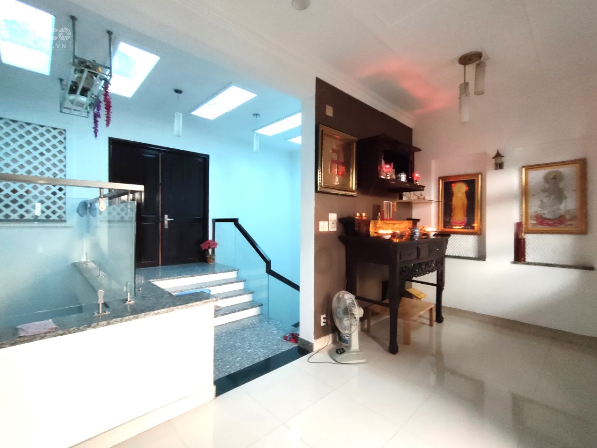 Cho thuê Biệt thự đẹp Mặt tiền Khu Cao Lỗ 3 tầng P4 Q8 6x18m