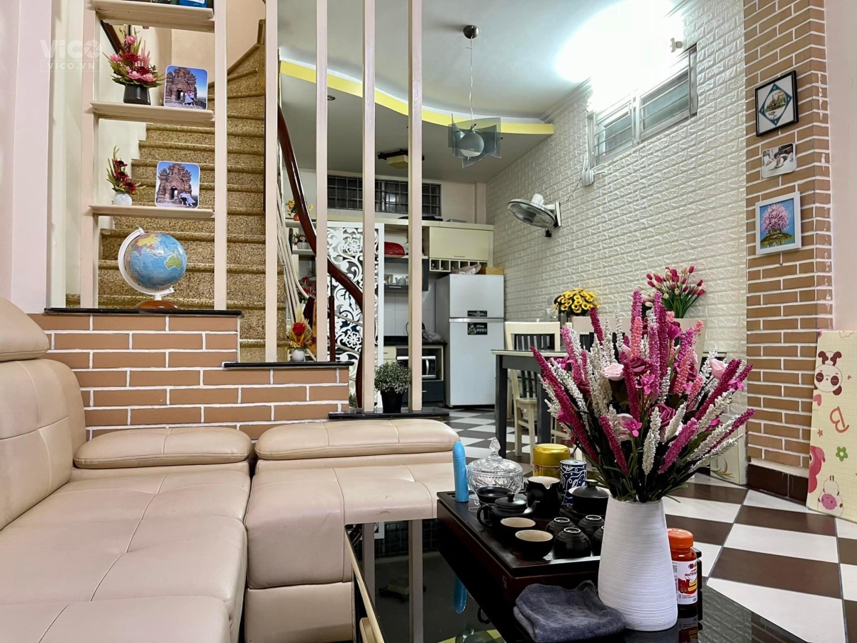 NHÀ ĐẸP THANH XUÂN SỔ PHÂN LÔ Ở NGAY GẦN NGÃ TƯ SỞ DT 40m, 4 TẦNG, MẶT TIỀN 4m, GIÁ NHỈNH