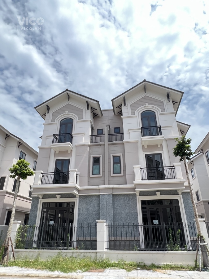 Bán nhà phố, biệt thự cách Vinhomes Riverside chỉ 6km, Giá chỉ bằng 1/3 Long Biên