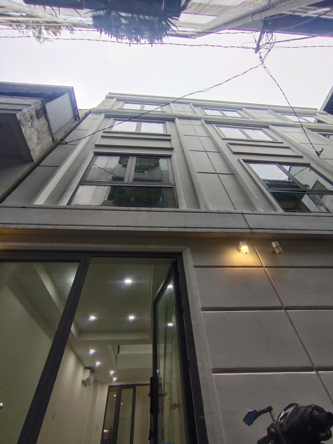 Bán nhà trung tâm Quận 1 đường Nguyễn Thị Minh Khai phường Bến Thành. Diện tích 4x10m, 5 tầng. Nhà