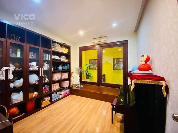 BÁN BIỆT THỰ LÔ GÓC HOÀNG CẦU, MẶT TIỀN RỘNG, KINH DOANH ĐỈNH