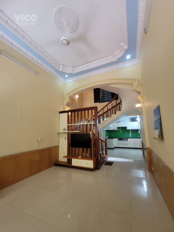 Bán nhà 4 tầng sân cổng ngõ 302 Văn Cao