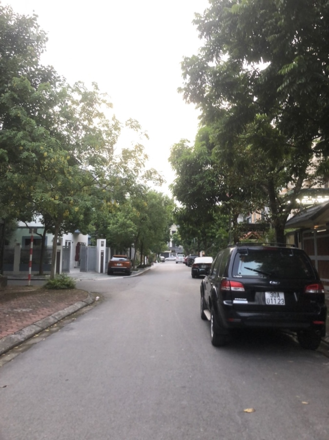 Hót!Biệt thự KĐT Việt Hưng cực đẹp, DT 155 m2, 4T, MT 8 m, giá chỉ 27 tỷ.