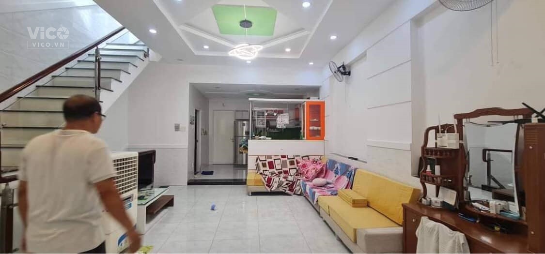 QUẬN 3 MẶT TIÊN 6M HẺM XE HƠI ĐỐI DIỆN SÂN KHẤU LAN ANH SAU NHÀ GA SAIGON ĐI ĐÂU CŨNG TIỆN