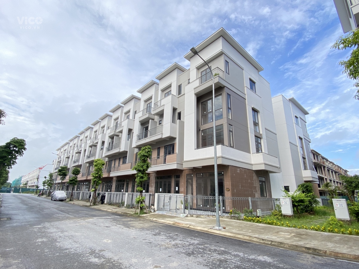 Bán nhà 4 tầng siêu đẹp ngay giữa trung tâm thành phố Từ Sơn.