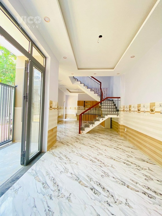 Bán nhà 2 tầng kiệt ô tô tránh gần Chợ Tân An