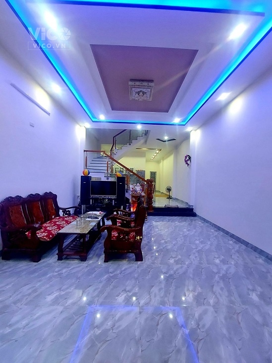 Bánh nhà mặt tiền Tú Quỳ 3 tầng mới xây