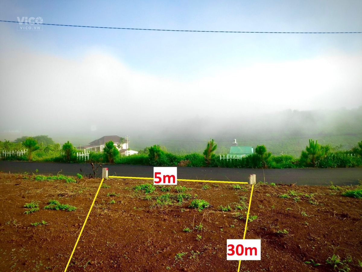 Bán đất mặt tiền đường Lạc Long Quân.đất full thổ cư 143 m2 giá 900 tr