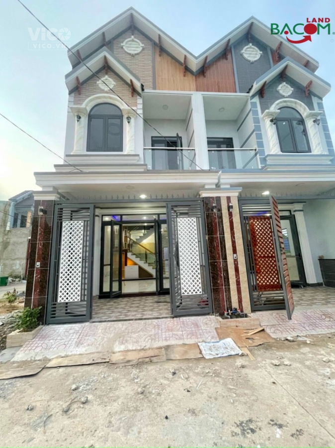 Nhà 1 trệt 1 lầu 68m2 SHR thổ cư đường ô tô cách đường Bùi hữu nghĩa chỉ 200m P.Hóa An