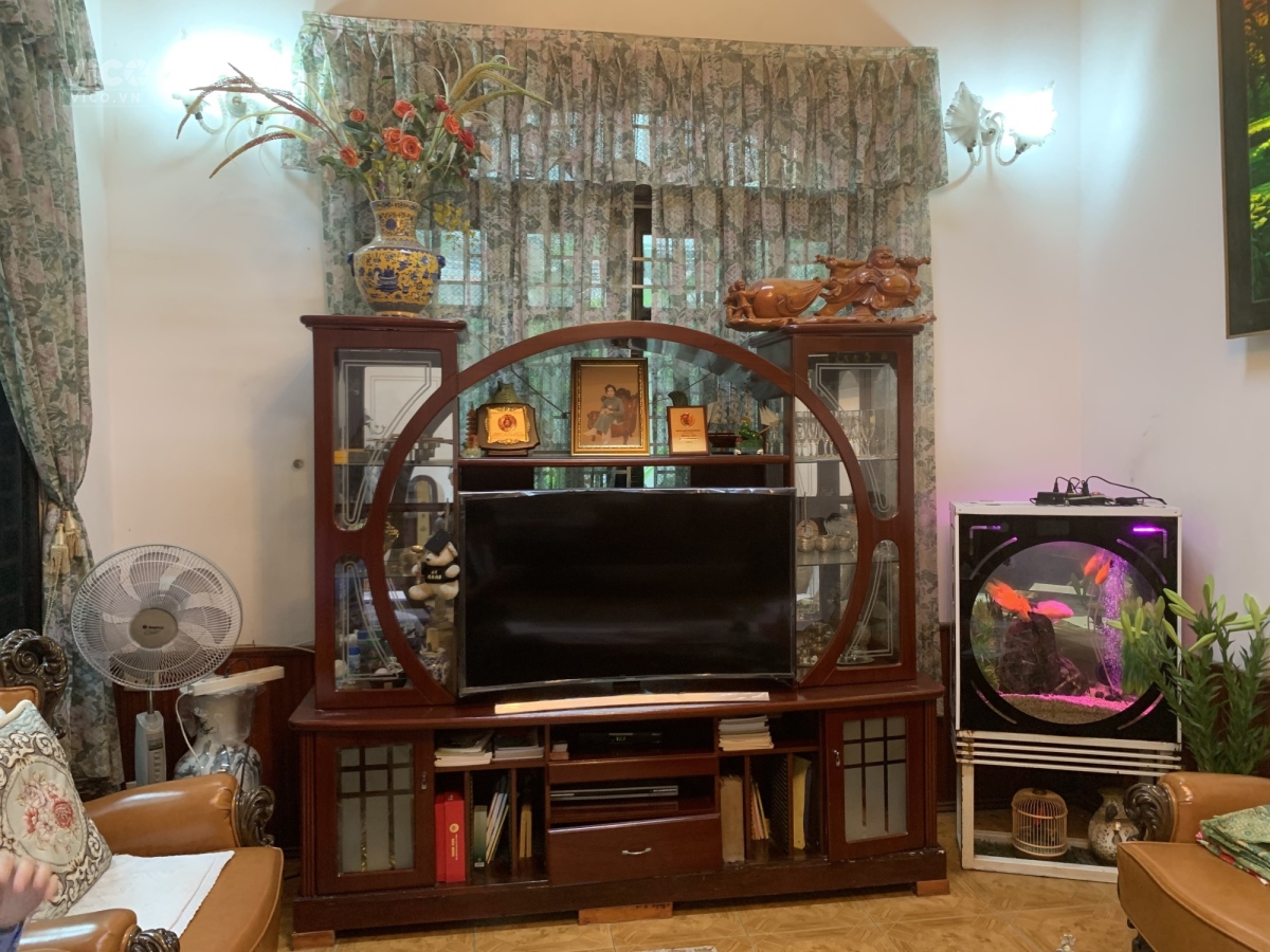 BÁN BIỆT THỰ HOÀNG CẦU, DT 100M 3 MẶT NGÕ Ô TÔ TRÁNH VỊ TRÍ HIẾM.