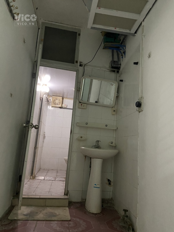 Bán gâp nhà tập thẻ Thành Công 46m2, 1.75 tỷ thích hợp hộ gia đình, ô tô đỗ tận cửa, dắt xe máy lên