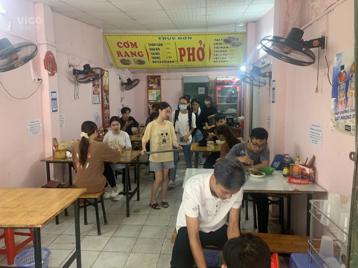 CẦN SANG NHƯỢNG LẠI QUÁN TẠI SỐ 8/A11 NGÕ 215 TRẦN QUỐC HOÀN, CẦU GIẤY, HÀ NỘI.