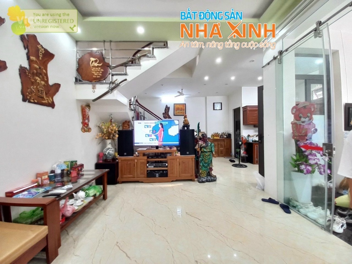 N467 NHÀ ĐẸP LẠCH TRAY, LÔ GÓC XỊN , SÂN CỔNG, TRƯỚC MẶT LÀ SÂN VẬN ĐỘNG LẠCH TRAY LH