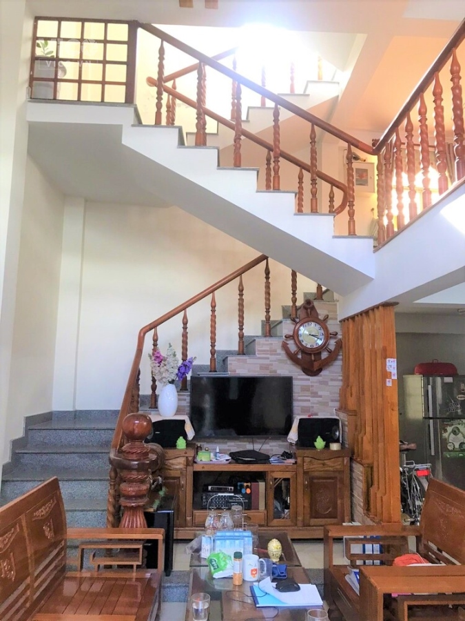 Chủ cần bán gấp nhà 3 tầng, Sơn Trà, 2,5 tỷ view bãi biển