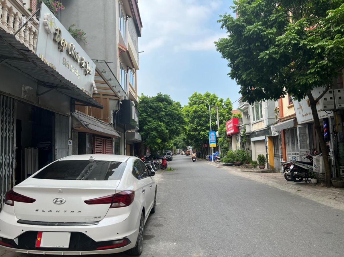Bán nhà cấp 4 43m2, mt 6m ngay phố Vũ Xuân Thiều, 10m ra đường oto tránh nhau.