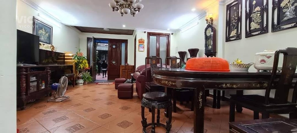 Cần bán nhà riêng. 65m2 5 tầng mặt tiền 5m, phố NGUYỄN CHÍ THANH Quận Đống Đa, giá nhỉnh 6 tỷ.