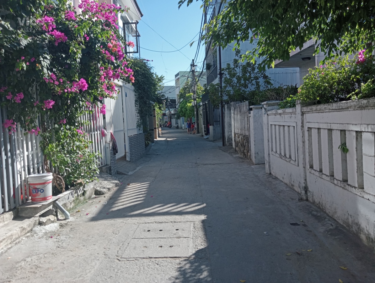 Giảm sốc 300tr. Bán gấp nhà C4, 95m2, K Võ Nguyên Giáp, cạnh Phan Tứ