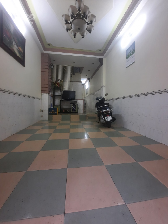 Bán nhà Hoàng Sa, P5, Tân Bình. 47 m2 giá chỉ 10,5 Tỷ.