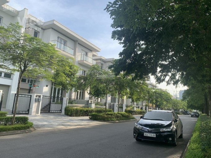 Bán biệt thự vip 180m2 tại dãy K2 mặt đường đôi Ciputra ở được ngay