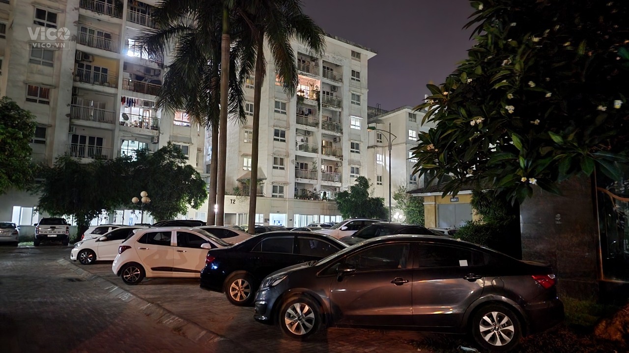 Chuyển nhà Bán Gấp 2 Tỷ, 100 m2 CH chung cư T1 CT18 Happy House garden Đô thị Việt Hưng