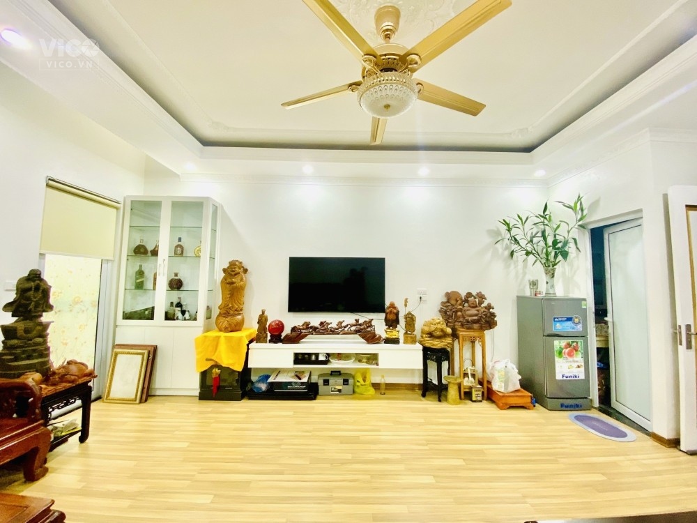 Biệt thự vip KĐT Việt Hưng 210m2x5 tầng, bể bơi tầng thượng, bể cá Koi, nội thất nhập khẩu