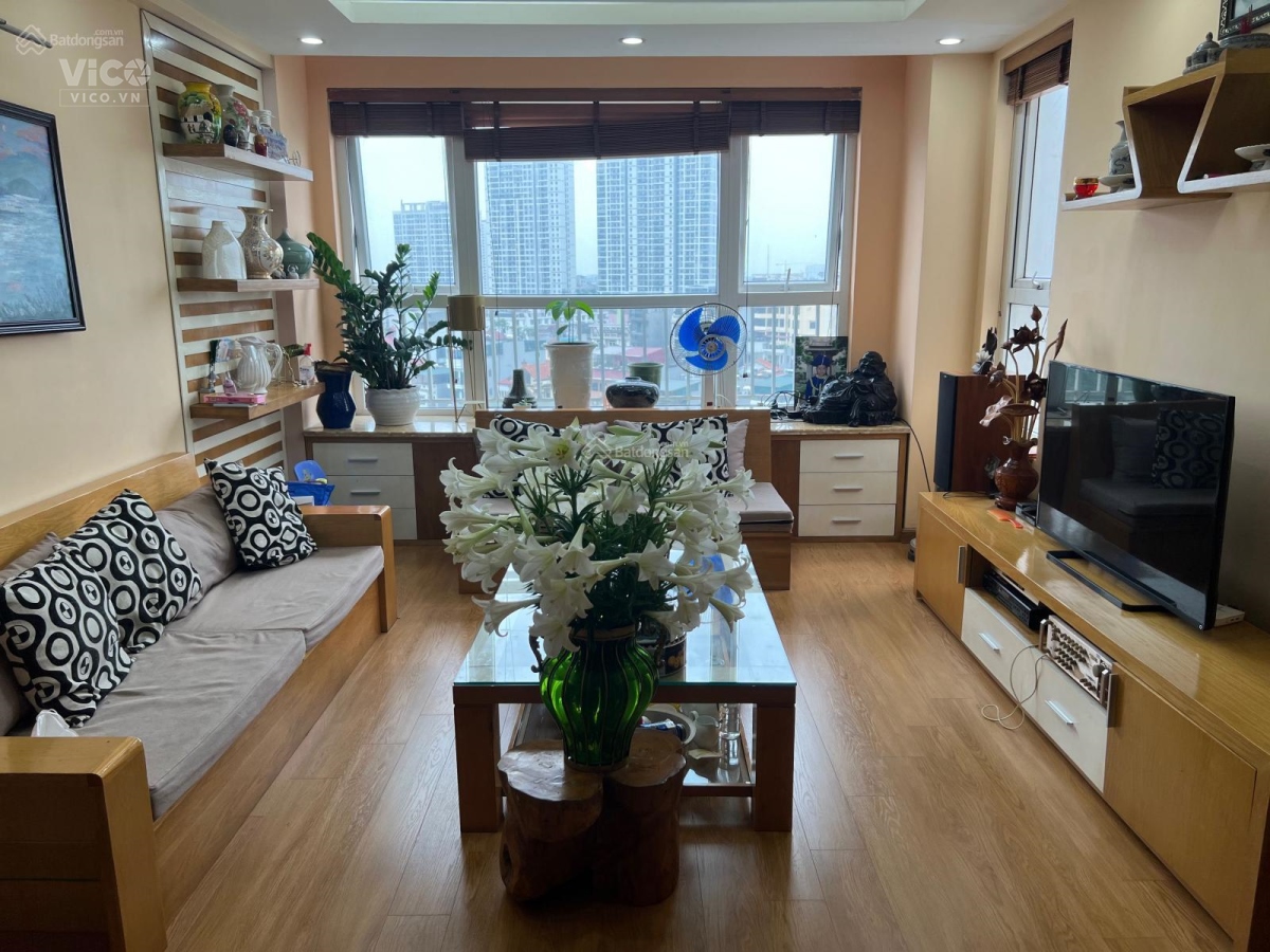 Bán CHCC F15 Võ Chí Công ngõ 28 Xuân La 120m2 Full đồ 3.7 tỷ 3N 2VS