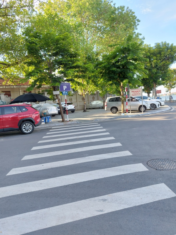 BÁN ĐẤT, CHÍNH CHỦ CẦN BÁN RẤT GẤP MẢNH ĐẤT NGÕ PHỐ THÁI HÀ, VỊ TRÍ ĐẸP