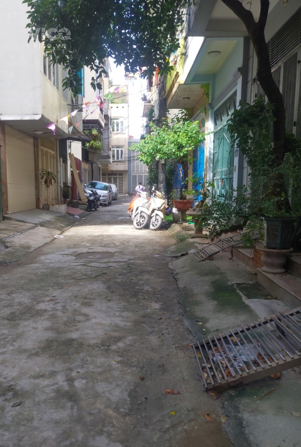 CẦN BÁN 50M2 ĐẤT PHỐ HOÀNG VĂN THÁI PHÂN LÔ VỈA HÈ Ô TÔ TRÁNH