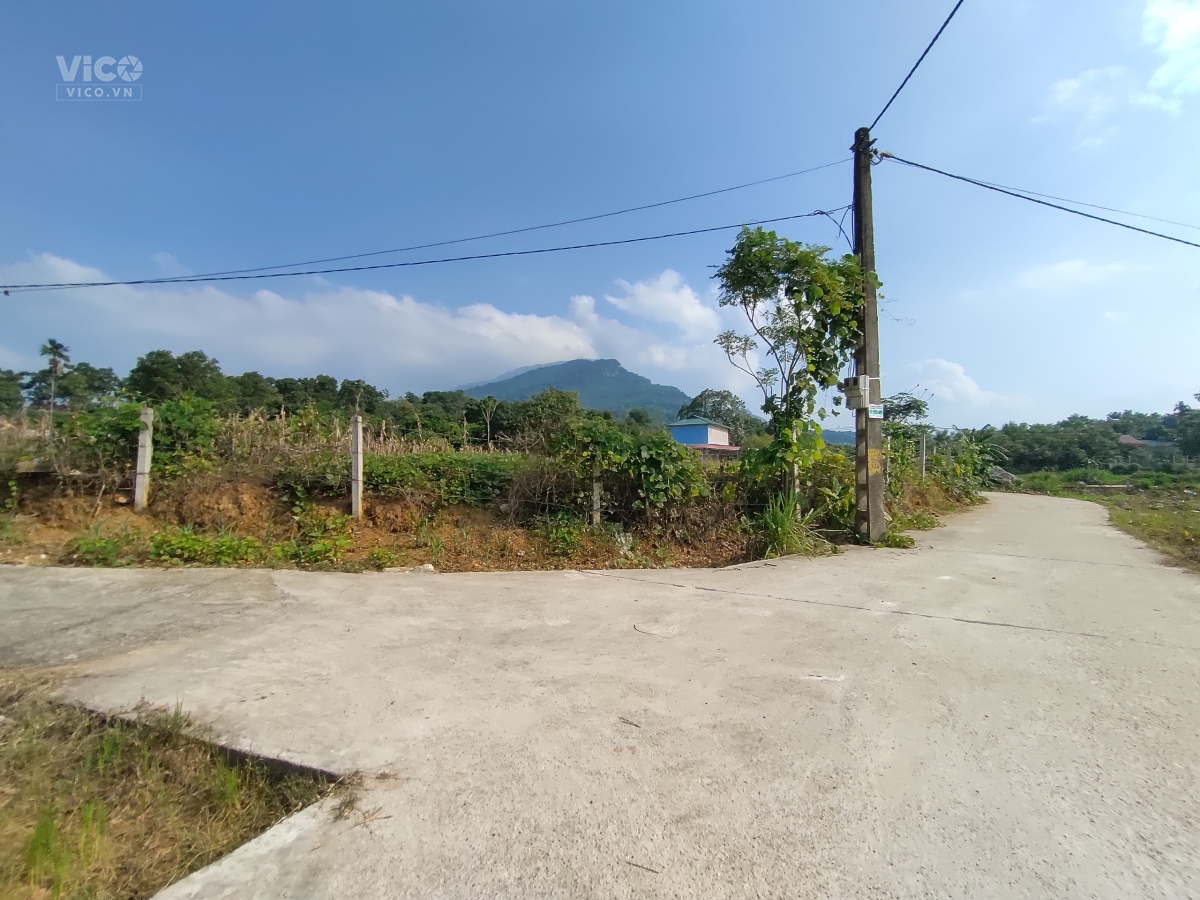 Chính chủ bán gấp lô đất nghỉ dưỡng 2397m2,3 MT 2oto tránh tại Ba Trại Ba Vì giá chỉ hơn 2tr/m2